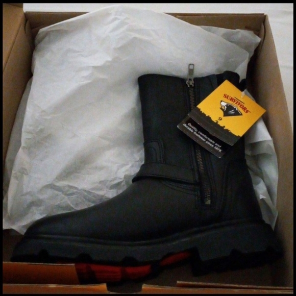 Women's Boots - Picture 7 of 9